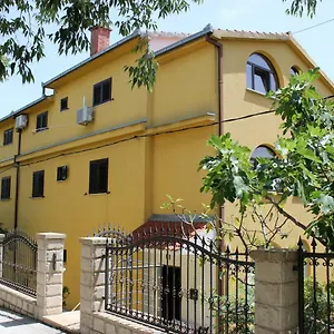 Gostinjska kuća Eros